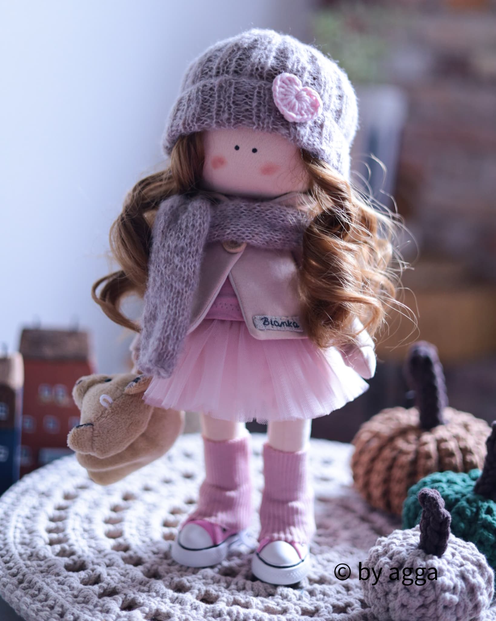 Blanka z misiem - Ręcznie szyta lalka byAgga