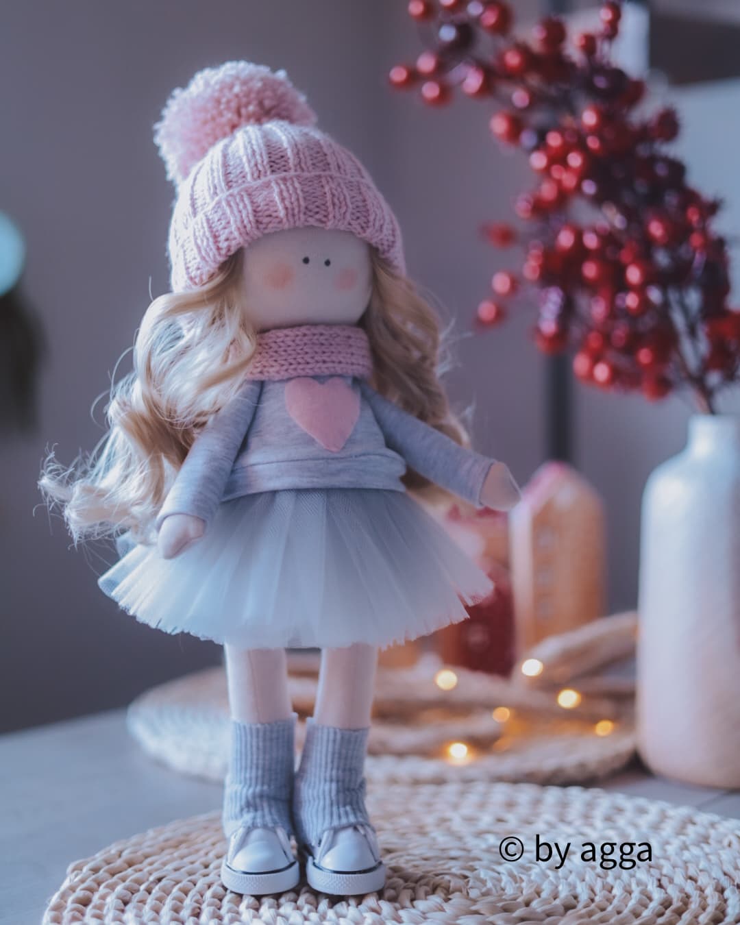 Zuzia z serduszkiem - Ręcznie szyta lalka byAgga