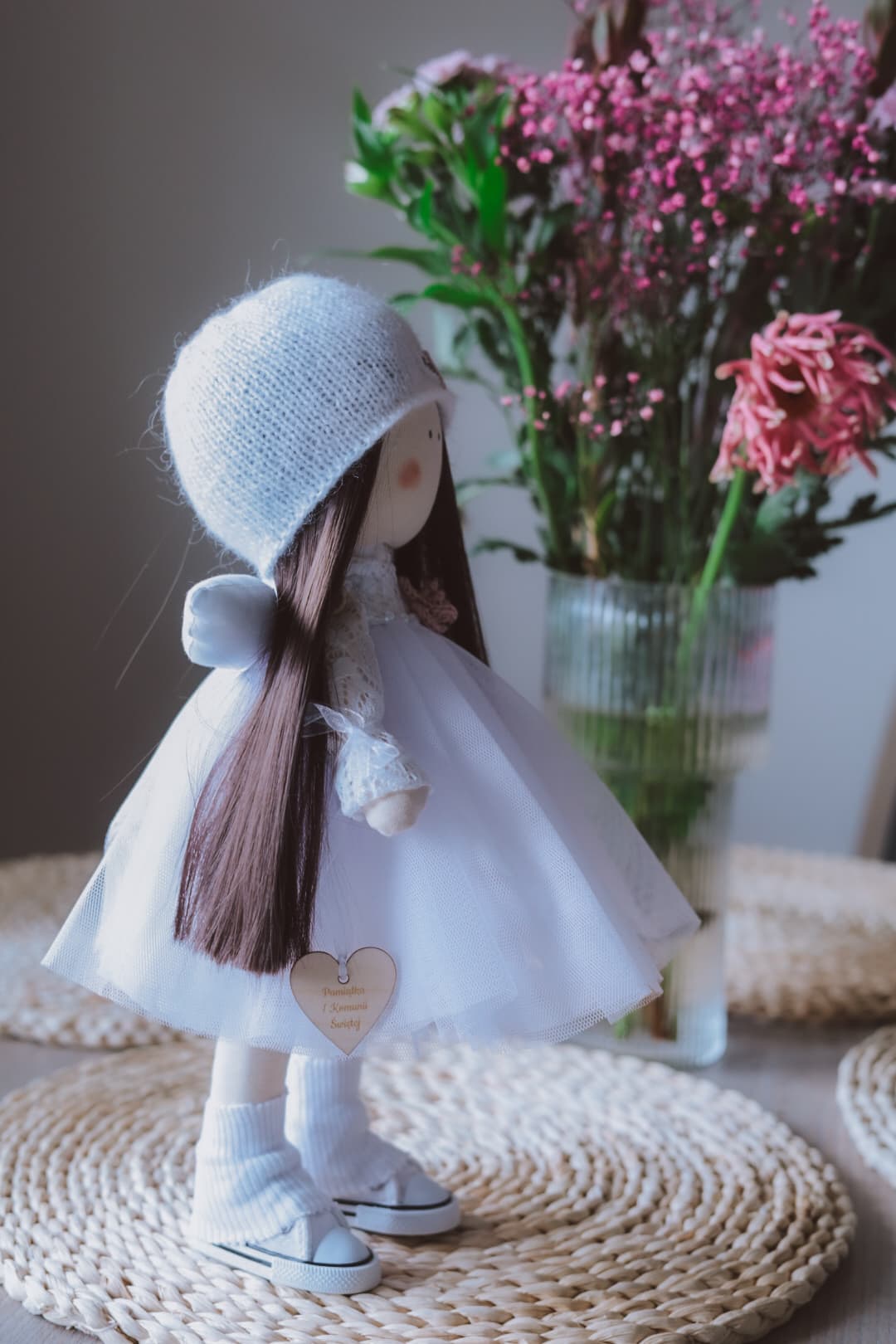 Nikola ze skrzydełkami - Ręcznie szyta lalka byAgga