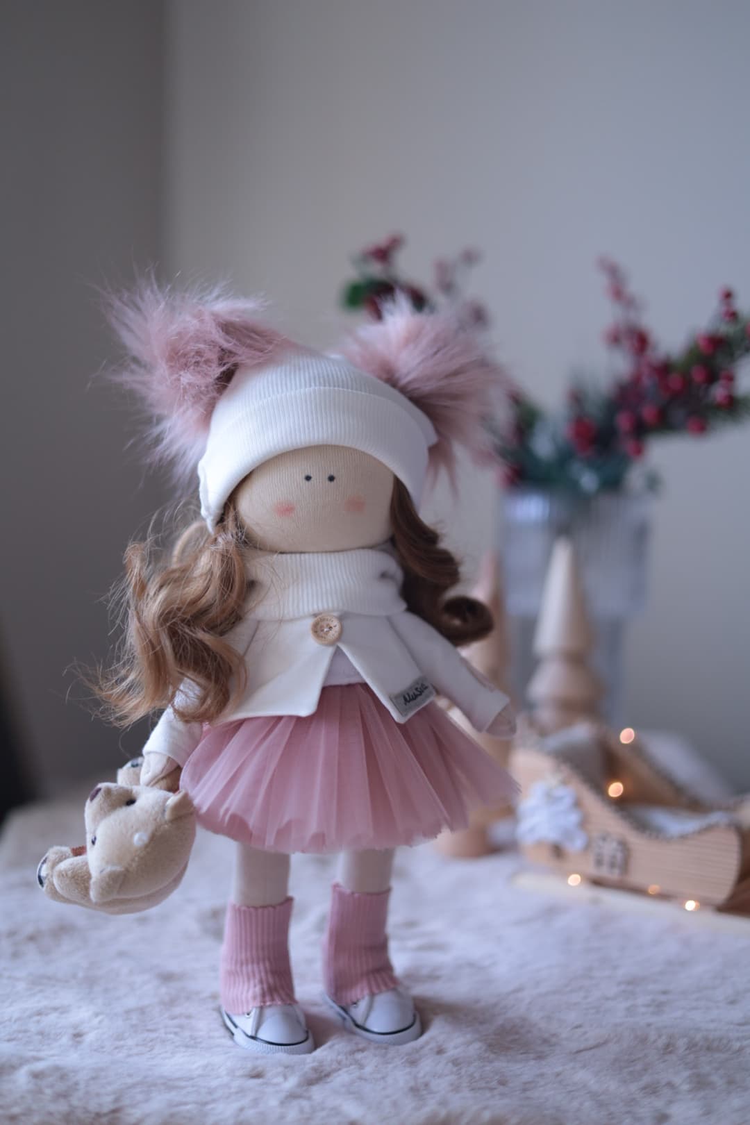 Amelka z misiem - Ręcznie szyta lalka byAgga