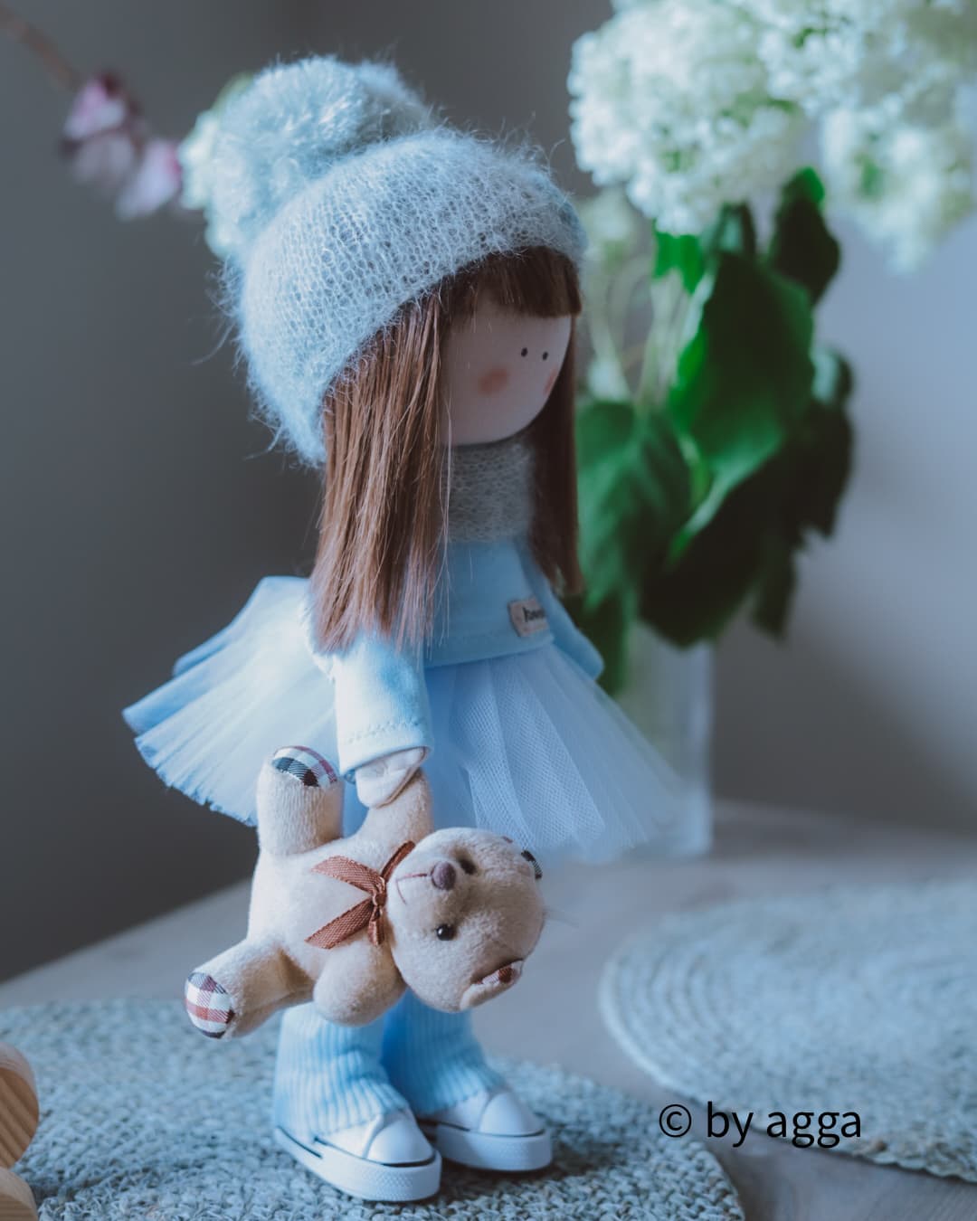 Kornelka z misiem - Magiczna lalka jednorożec z tęczową grzywą